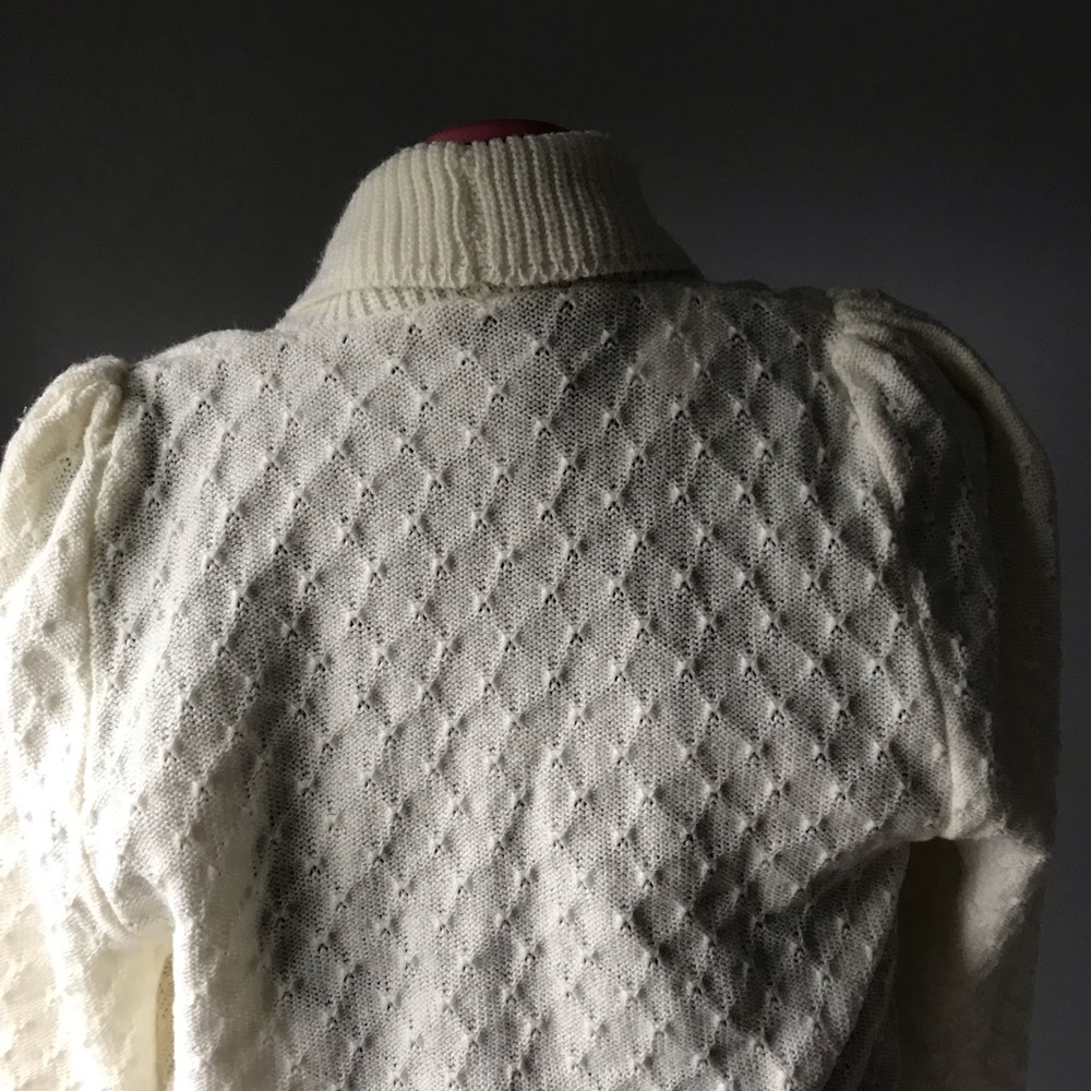 White sweater - Picture 8 of 10